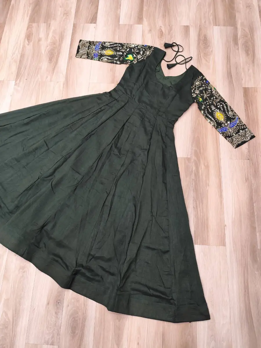 1MODERN VICHITRA MULTI THREAD & ZARI EMBROIDERY WORK GOWN WITH DUPATTA WEDDING WEAR WHOLESALE PRICE ETHNIC GARMENT (17)