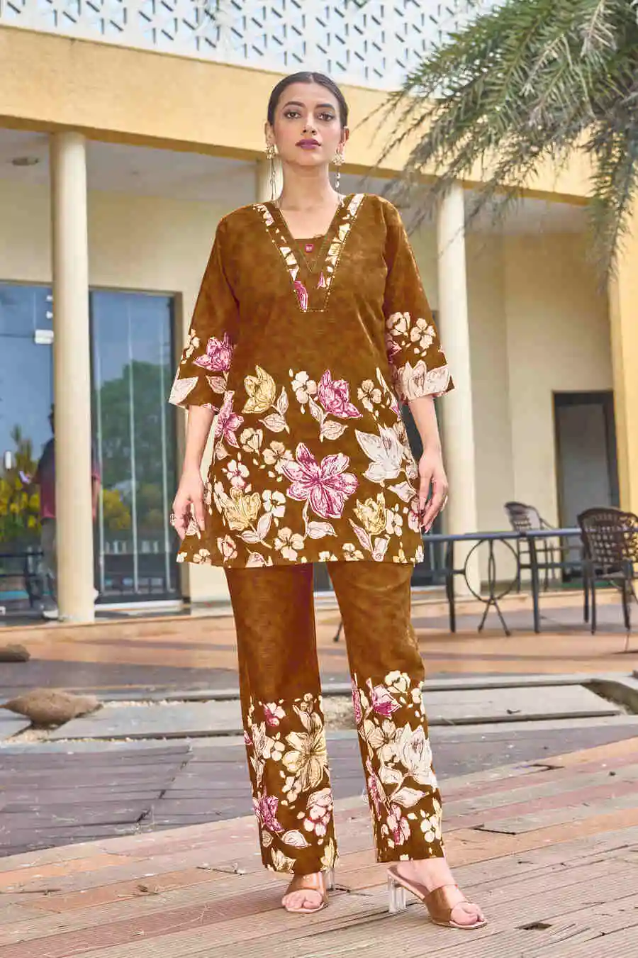 4RICH LOOK COTTON PRINTS WITH HAND WORK CO-ORD SET OFFICE WEAR WHOLESALE PRICE ETHNIC GARMENT (12)