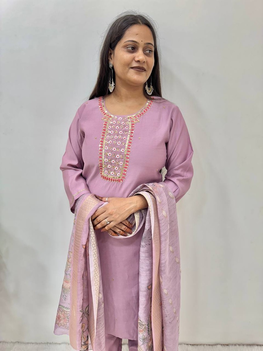 DESIGNER GADWAL SOFT SILK HANDWORK AND SEQUENCE THREAD WORK TOP BOTTOM WITH DUPATTA FESTIVE WEAR WHOLESALE PRICE ETHNIC GARMENT (2)