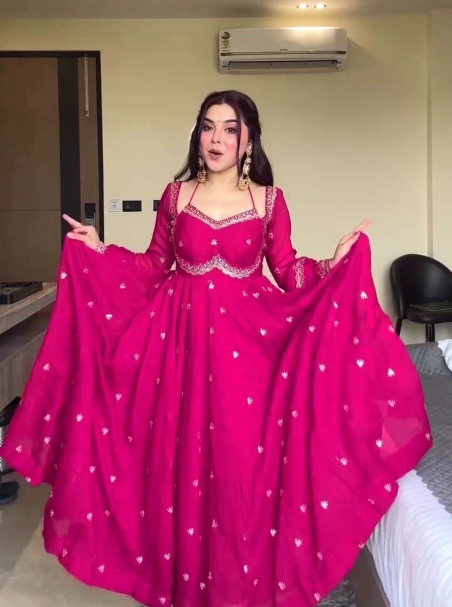 DESIGNER GEORGETTE THREAD WITH SEQUENCE WORK GOWN BOTTOM WITH DUPATTA WEDDING WEAR WHOLESALE PRICE ETHNIC GARMENT (13)