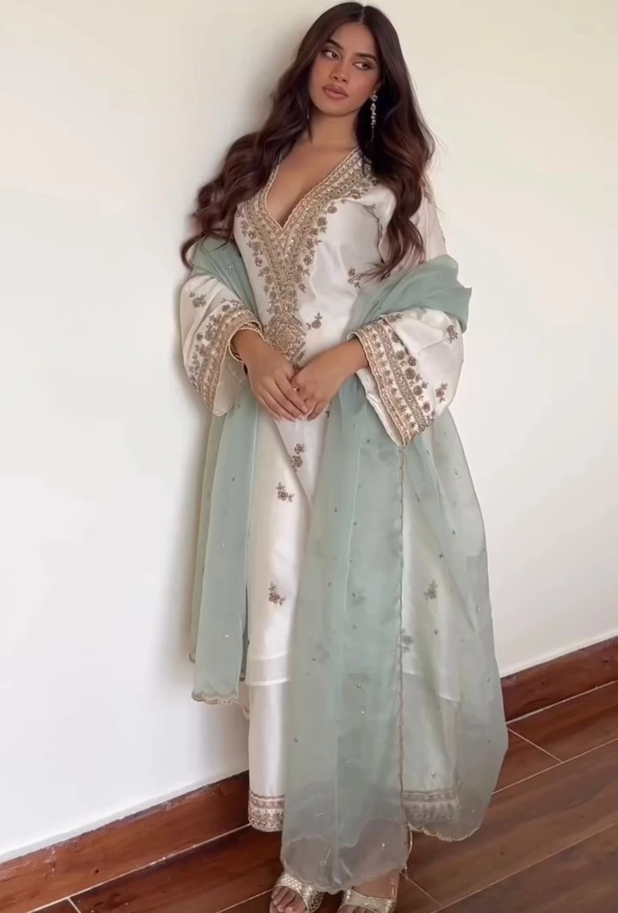 DESIGNER NATURAL SILK EMBROIDERY SEQUENCE WORK TOP PALAZZO WITH DUPATTA FESTIVE WEAR WHOLESALE PRICE ETHNIC GARMENT (4)