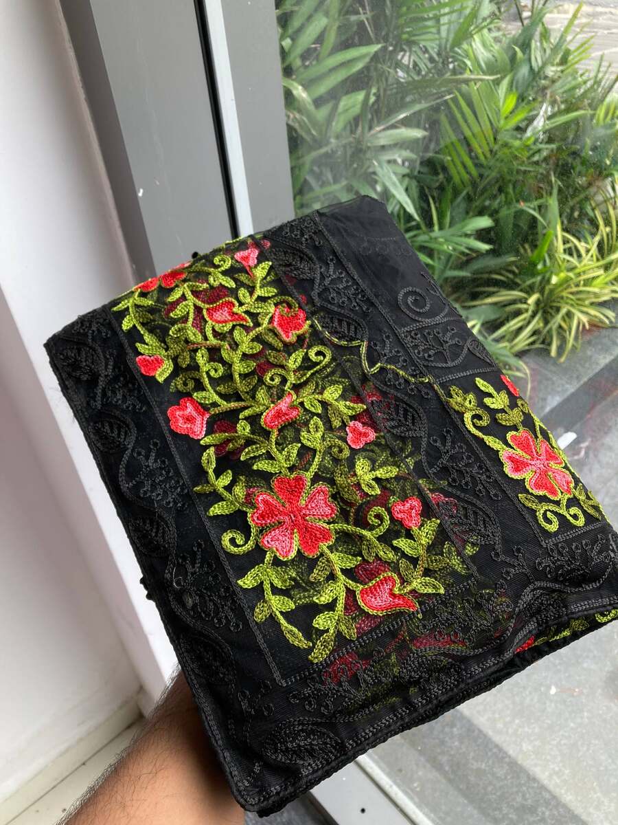 FANCY SOFT NET CHIKANKARI EMBROIDERY WITH PIPING BORDER WORK SAREE WITH UNSTITCHED BLOUSE PARTY WEAR WHOLESALE PRICE ETHNIC GARMENT (5)