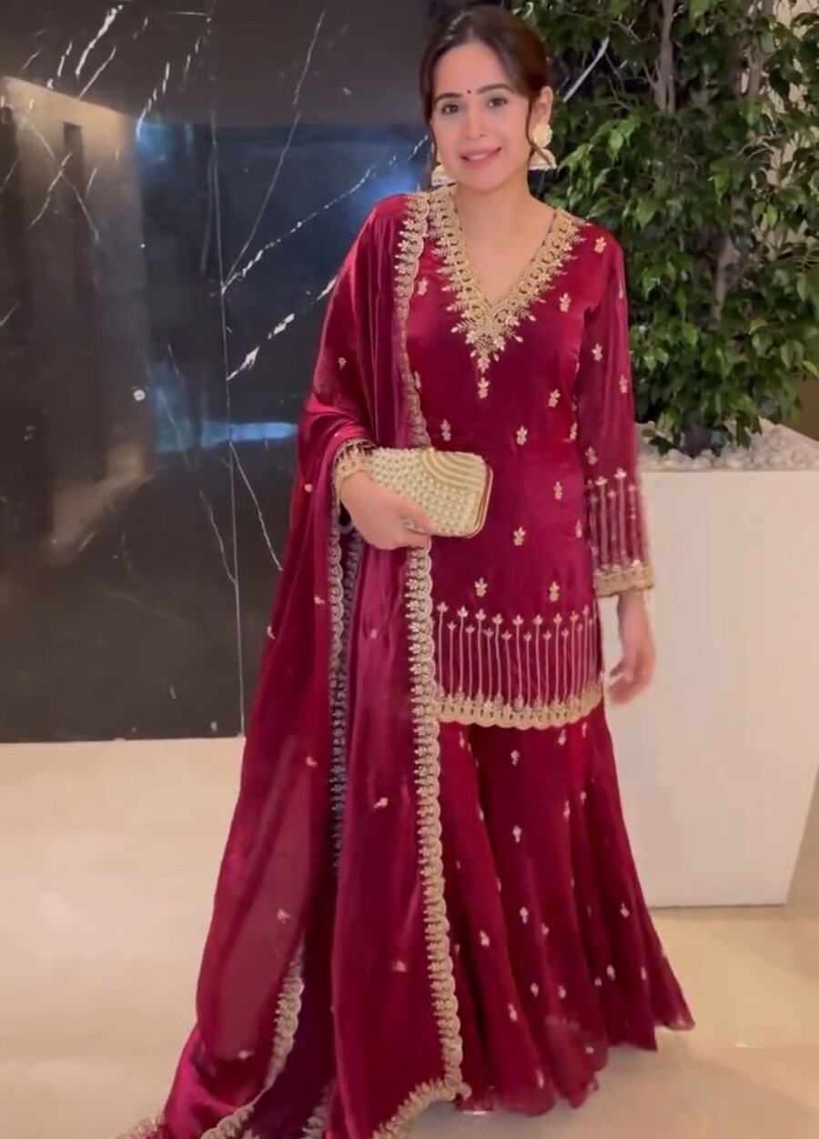 NEW ARRIVAL JIMMY SILK EMBROIDERY SEQUENCE WORK TOP PALAZZO WITH DUPATTA WEDDING WEAR WHOLESALE PRICE ETHNIC GARMENT (4)