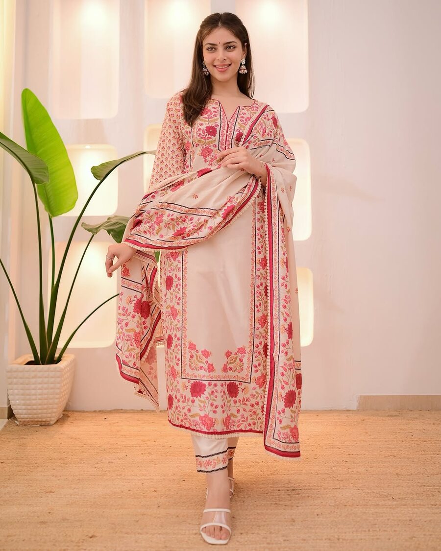 NEW ARRIVAL SOFT MUSLIN DIGITAL PRINTED WITH HAND DIAMOND WORK TOP BOTTOM WITH DUPATTA FESTIVE WEAR WHOLESALE PRICE ETHNIC GARMENT (3)