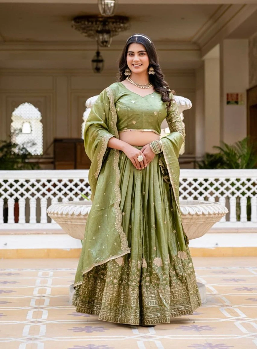 DESIGNER GOLD CRUSH EMBROIDERY WORK LEHENGA CHOLI WITH DUPATTA WEDDING WEAR WHOLESALE PRICE ETHNIC GARMENT (6)