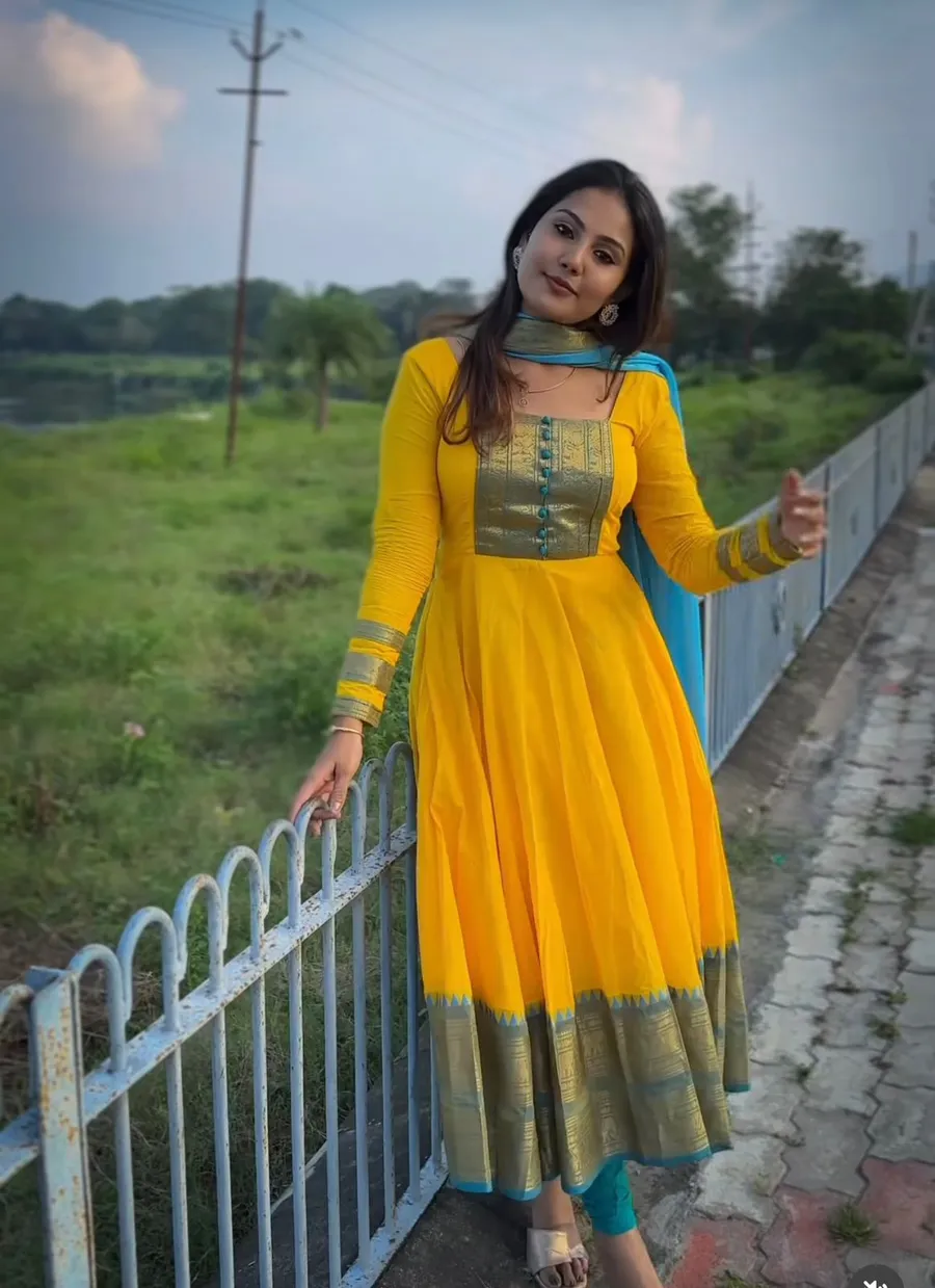 NEW ARRIVAL CHANDERI COTTON JACQUARD WEAVING ZARI BORDER WORK ANARKALI GOWN WITH DUPATTA FESTIVE WEAR WHOLESALE PRICE ETHNIC GARMENT (3)