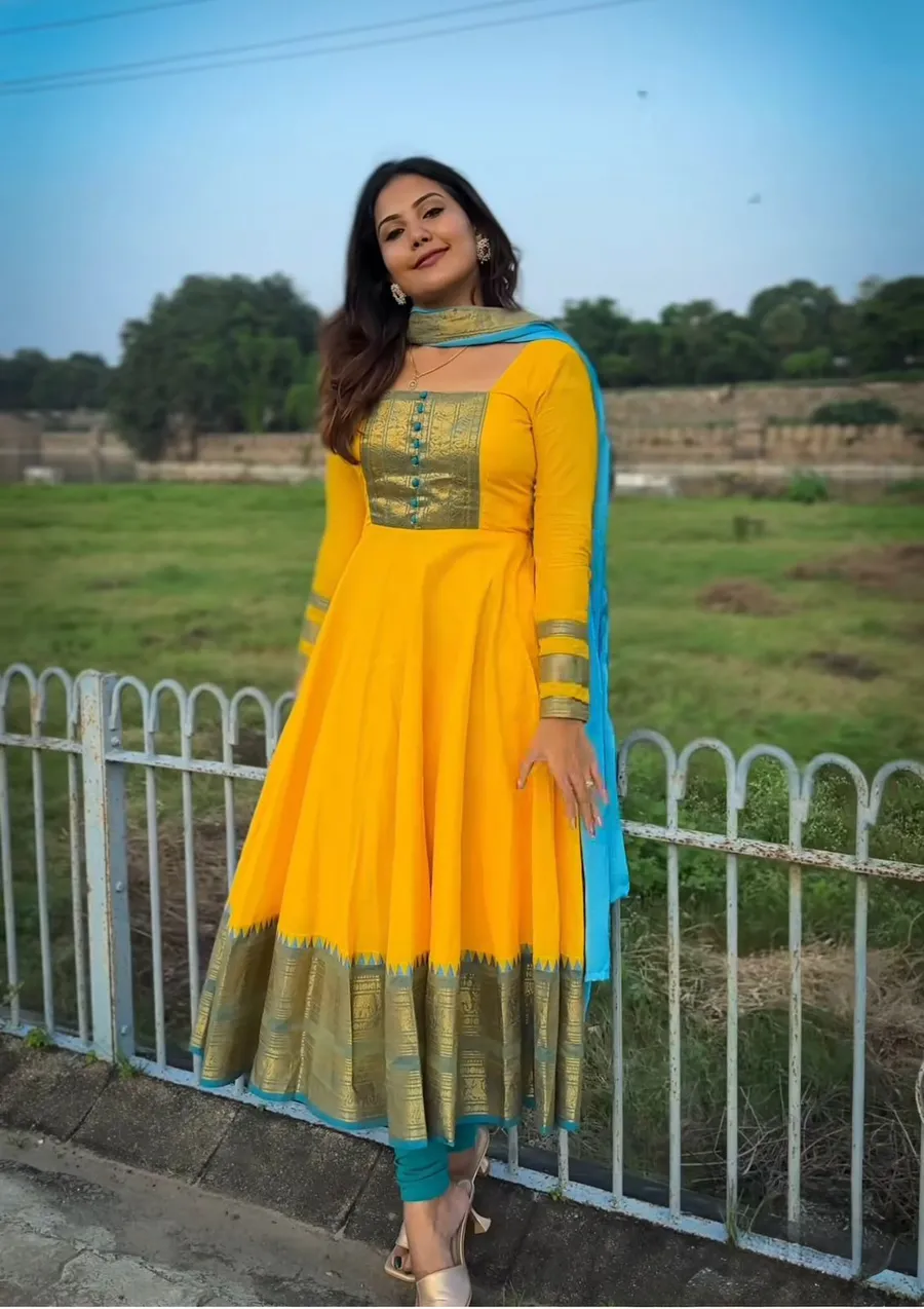 NEW ARRIVAL CHANDERI COTTON JACQUARD WEAVING ZARI BORDER WORK ANARKALI GOWN WITH DUPATTA FESTIVE WEAR WHOLESALE PRICE ETHNIC GARMENT (4)