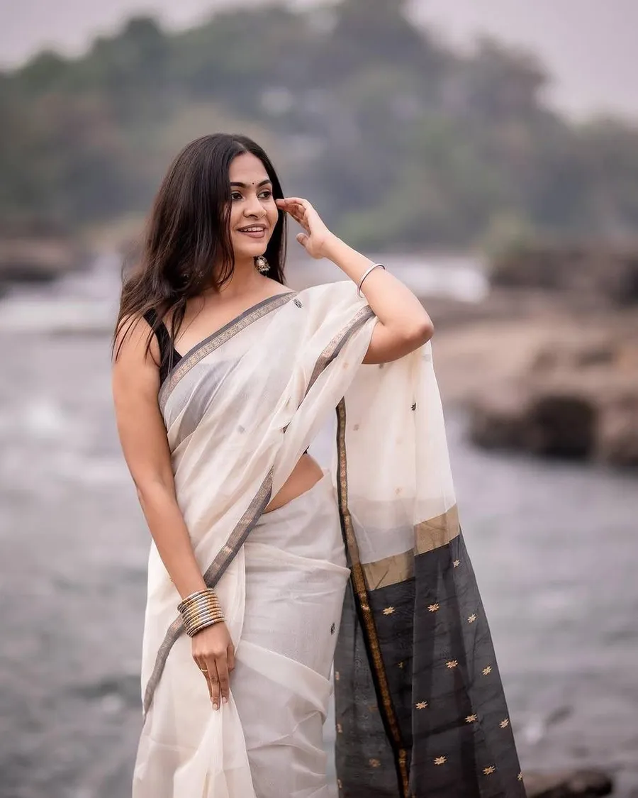 NEW ARRIVAL LILEN SLAB WEAVING WORK SAREE WITH UNSTITCHED BLOUSE FESTIVE WEAR WHOLESALE PRICE ETHNIC GARMENT (2)