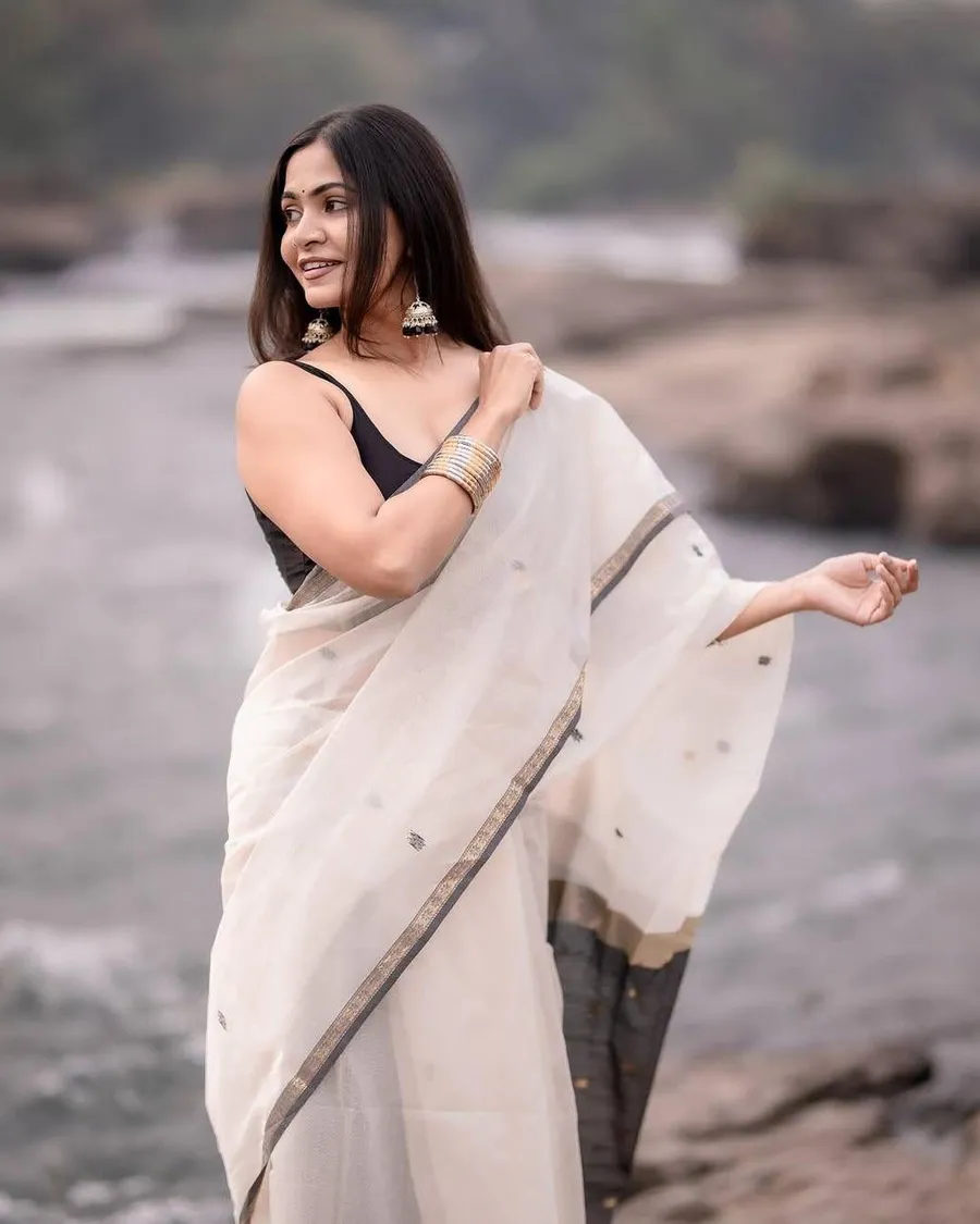 NEW ARRIVAL LILEN SLAB WEAVING WORK SAREE WITH UNSTITCHED BLOUSE FESTIVE WEAR WHOLESALE PRICE ETHNIC GARMENT (3)