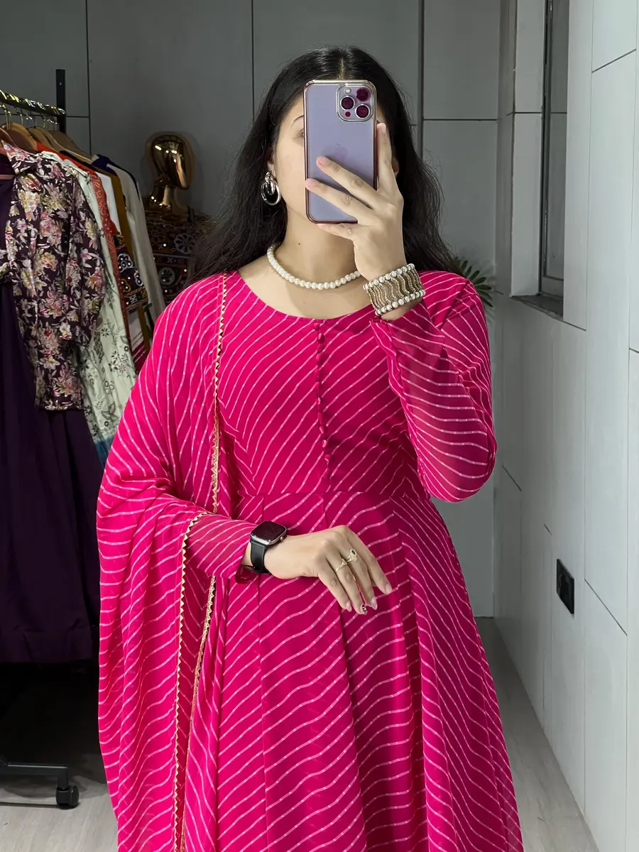 NEW ARRIVAL WEIGHTLESS LEHERIYA PRINTED WITH POTLI PATTERN WORK GOWN BOTTOM WITH DUPATTA FESTIVE WEAR WHOLESALE PRICE ETHNIC GARMENT (1)