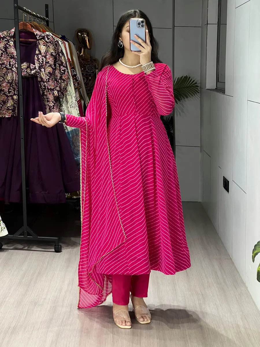 NEW ARRIVAL WEIGHTLESS LEHERIYA PRINTED WITH POTLI PATTERN WORK GOWN BOTTOM WITH DUPATTA FESTIVE WEAR WHOLESALE PRICE ETHNIC GARMENT (3)