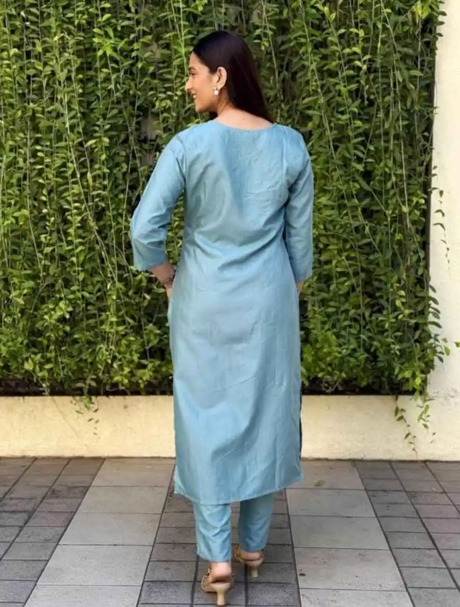 1DESIGNER POLY RAYON EMBROIDERY WORK TOP PENT SET FESTIVE WEAR WHOLESALE PRICE ETHNIC GARMENT (5)