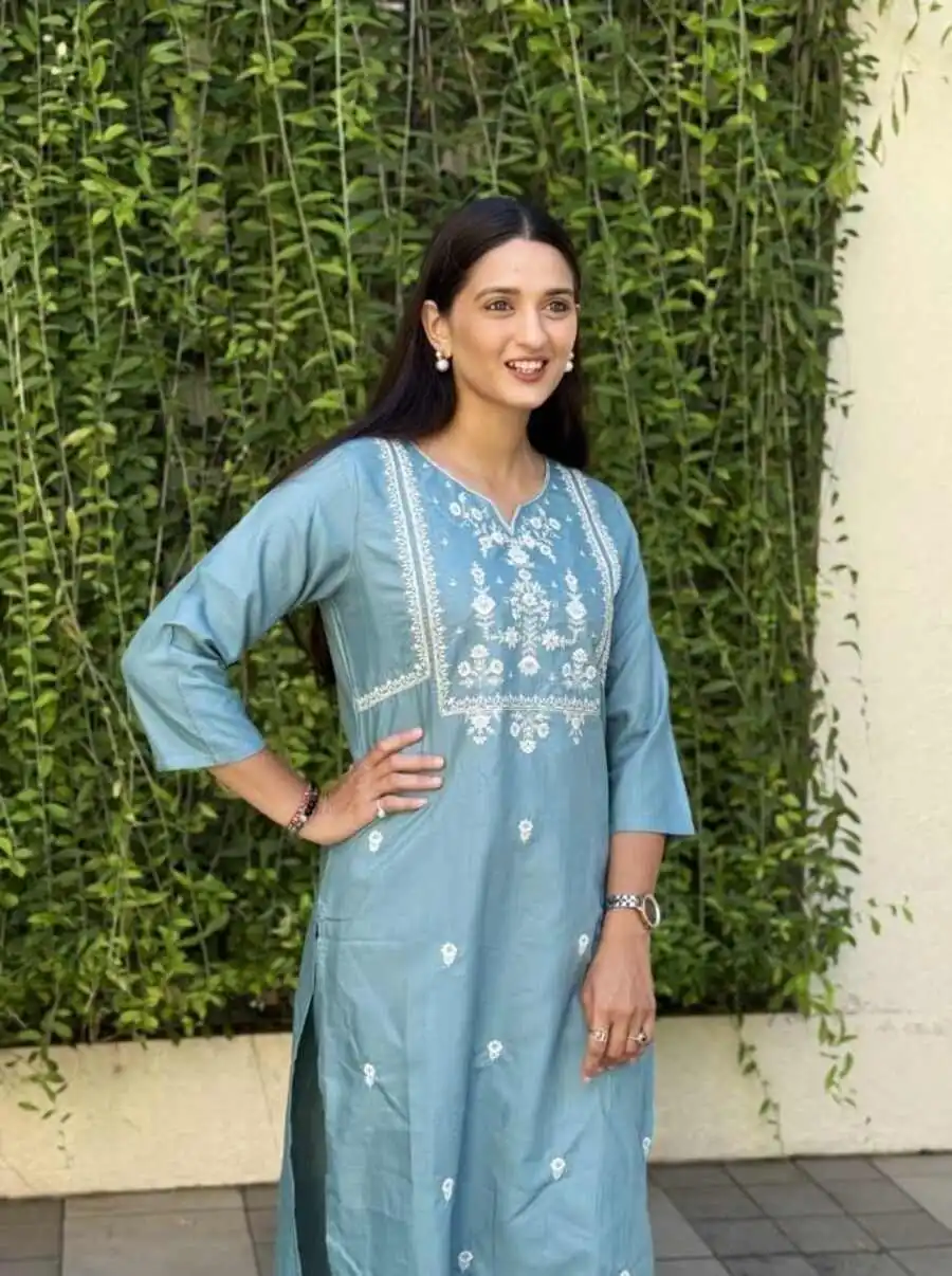 1DESIGNER POLY RAYON EMBROIDERY WORK TOP PENT SET FESTIVE WEAR WHOLESALE PRICE ETHNIC GARMENT (6)