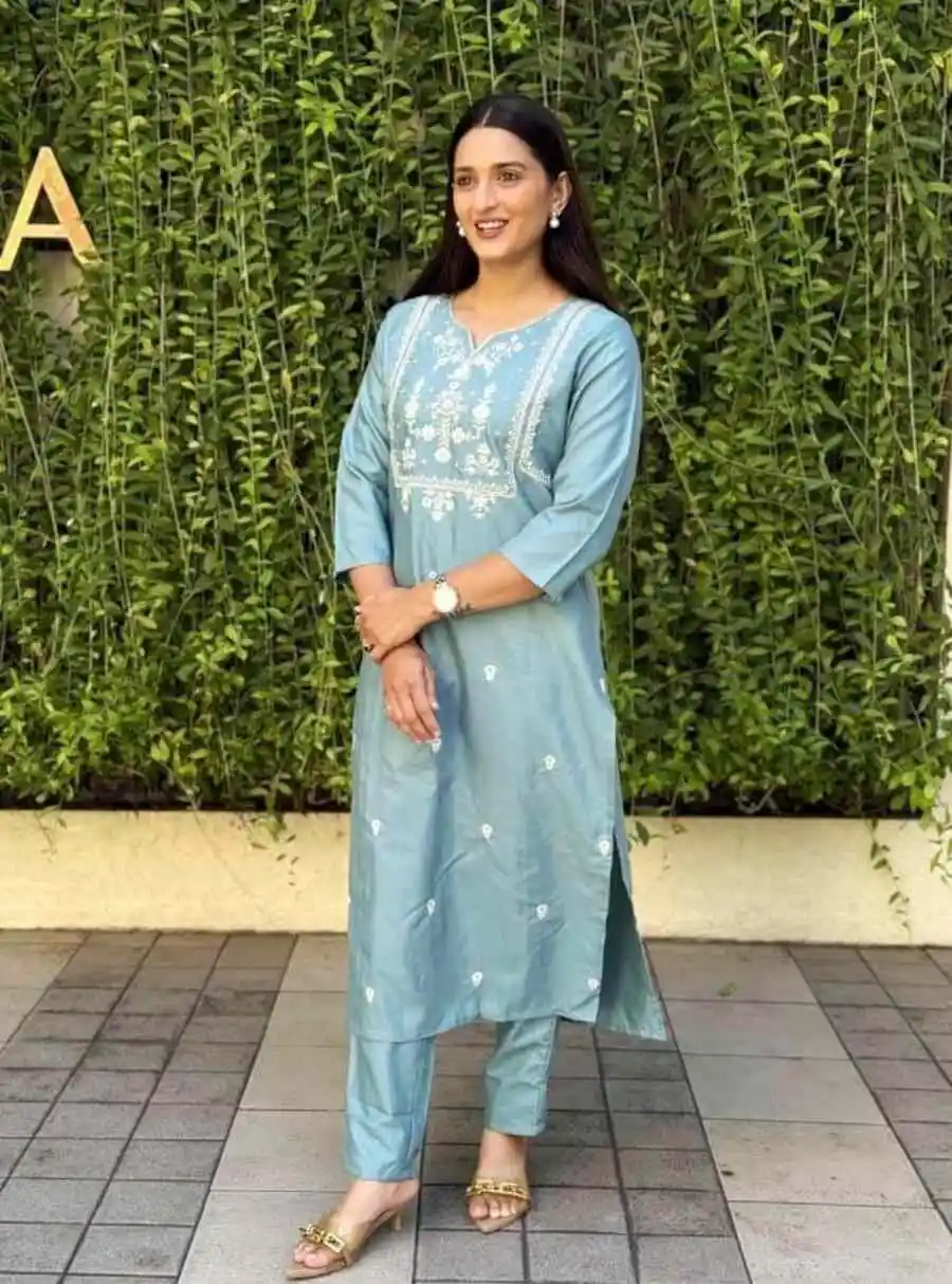 1DESIGNER POLY RAYON EMBROIDERY WORK TOP PENT SET FESTIVE WEAR WHOLESALE PRICE ETHNIC GARMENT (7)