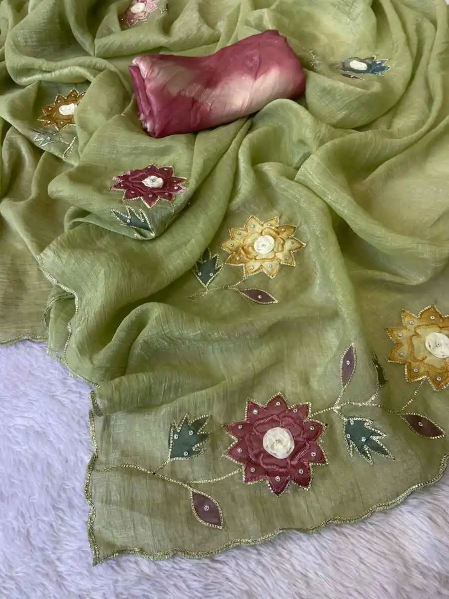 5DESIGNER CRUNCHY HANDWORK AND PATCHWORK BORDER WITH FLOWAR WORK SAREE WITH UNSTITCHED BLOUSE WEDDING WEAR WHOLESALE PRICE ETHNIC GARMENT (19)