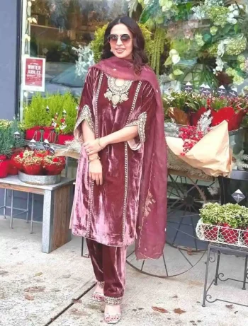 MODERN VELVET EMBROIDERY SEQUENCE WORK TOP BOTTOM WITH DUPATTA PINK