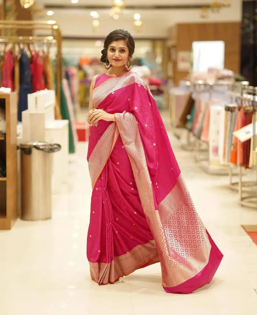 RICH LOOK LICHI SILK JACQUARD WORK SAREE WITH UNSTITCHED BLOUSE SAREE WITH UNSTITCHED BLOUSE FESTIVE WEAR WHOLESALE PRICE ETHNIC GARMENT (1)
