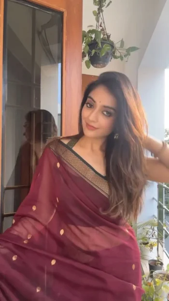 TRENDING LICHI SILK JACQUARD WORK SAREE WITH UNSTITCHED BLOUSE SAREE WITH UNSTITCHED BLOUSE WINE