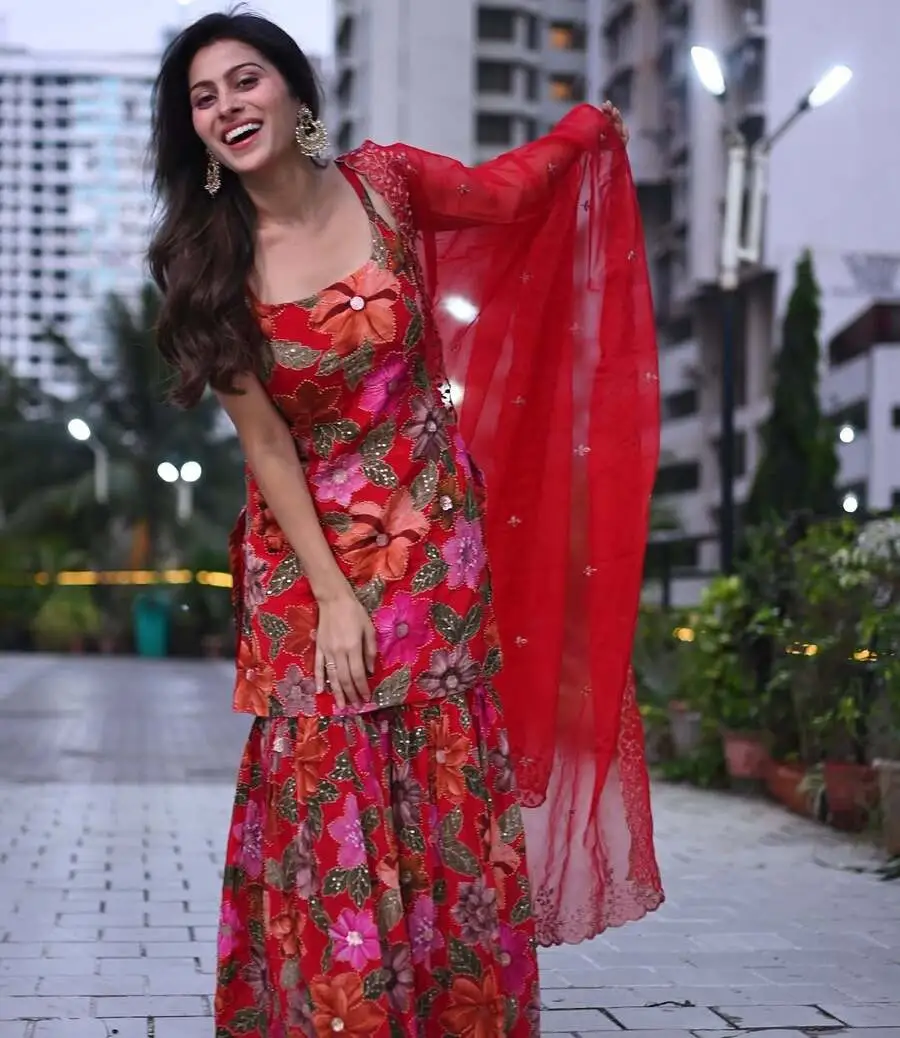 FANCY CHINON SILK DIGITAL PRINT WITH HEAVY STONE HAND WORK TOP SHARARA WITH DUPATTA PARTY WEAR WHOLESALE PRICE ETHNIC GARMENT (19)