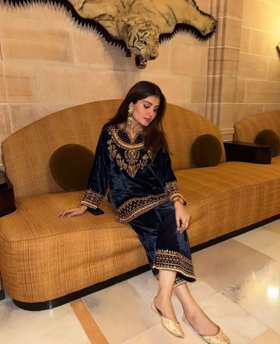 NEW ARRIVAL VELVET SEQUENCE & ZARI EMBROIDERY WORK TOP PALAZZO SET FESTIVE WEAQR WHOLESALE PRICE ETHNIC GARMENT (3)