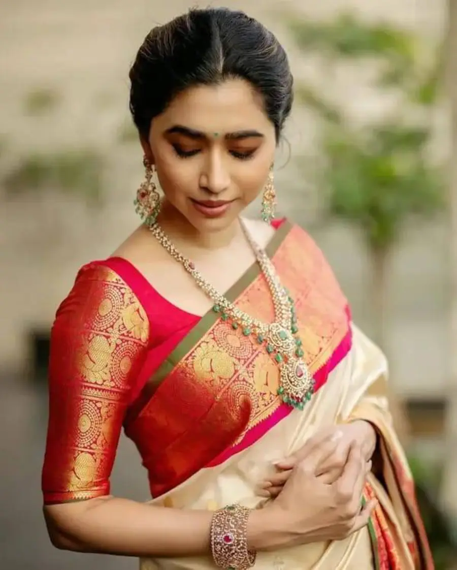 TRENDING LICHI SILK RICH PALLU & JACQUARD WORK SAREE WITH UNSTITCHED BLOUSE FESTIVE WEAR WHOLESALE PRICE ETHNIC GARMENT (3)