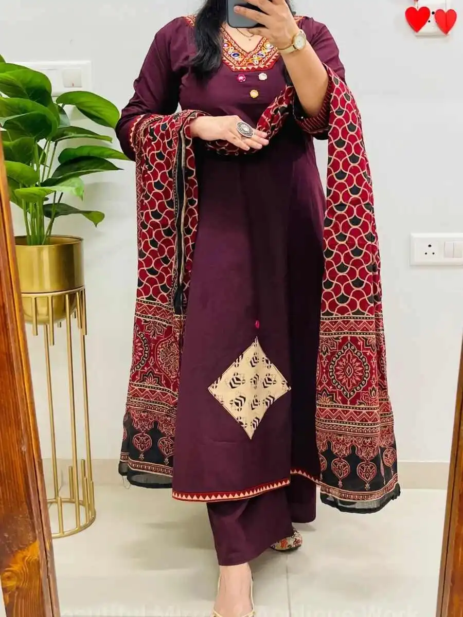1FANCY RAYON SLUB APPLIQUE WORK TOP BOTTOM WITH DUPATTA FESTIVE WEAR WHOLESALE PRICE ETHNIC GARMENT (4)