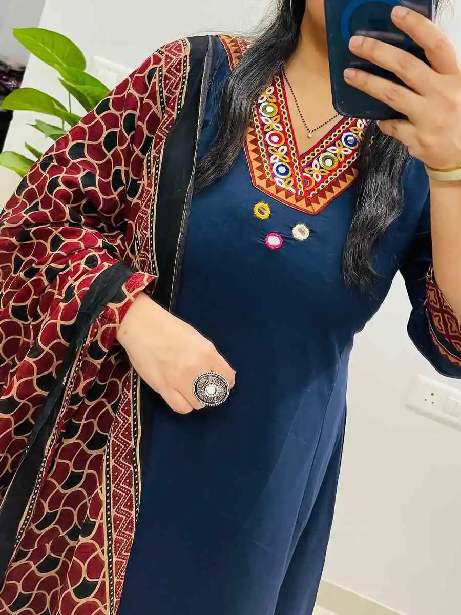 4FANCY RAYON SLUB APPLIQUE WORK TOP BOTTOM WITH DUPATTA FESTIVE WEAR WHOLESALE PRICE ETHNIC GARMENT (16)