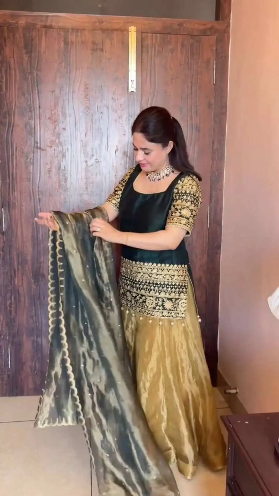 DESIGNER ROMAN SILK SEQUENCE EMBROIDERY WORK TOP PALAZZO WITH DUPATTA FESTIVE WEAR WHOLESALE PRICE ETHNIC GARMENT (2)