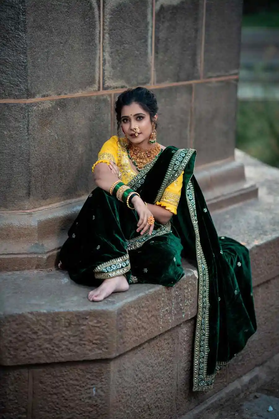 DESIGNER VELVET SEQUENCE AND JARI DORI EMBROIDERY LACE BORDER WORK SAREE WITH UNSTITCHED BLOUSE WEDDING WEAR WHOLESALE PRICE ETHNIC GARMENT (5)