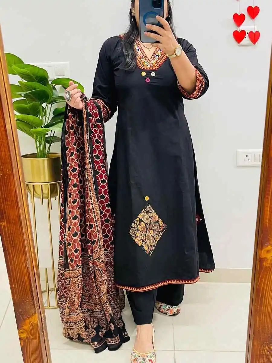 FANCY RAYON SLUB APPLIQUE WORK TOP BOTTOM WITH DUPATTA FESTIVE WEAR WHOLESALE PRICE ETHNIC GARMENT (17)