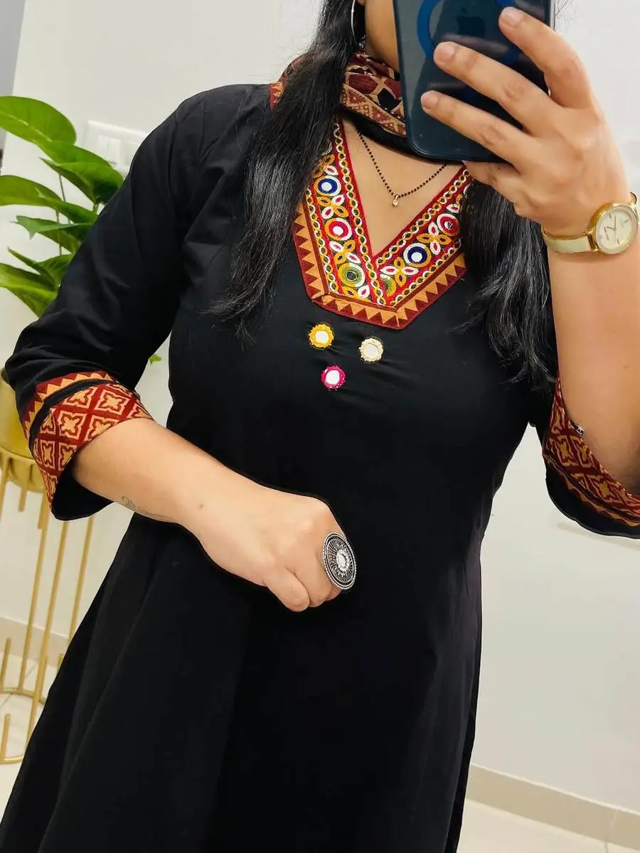 FANCY RAYON SLUB APPLIQUE WORK TOP BOTTOM WITH DUPATTA FESTIVE WEAR WHOLESALE PRICE ETHNIC GARMENT (18)