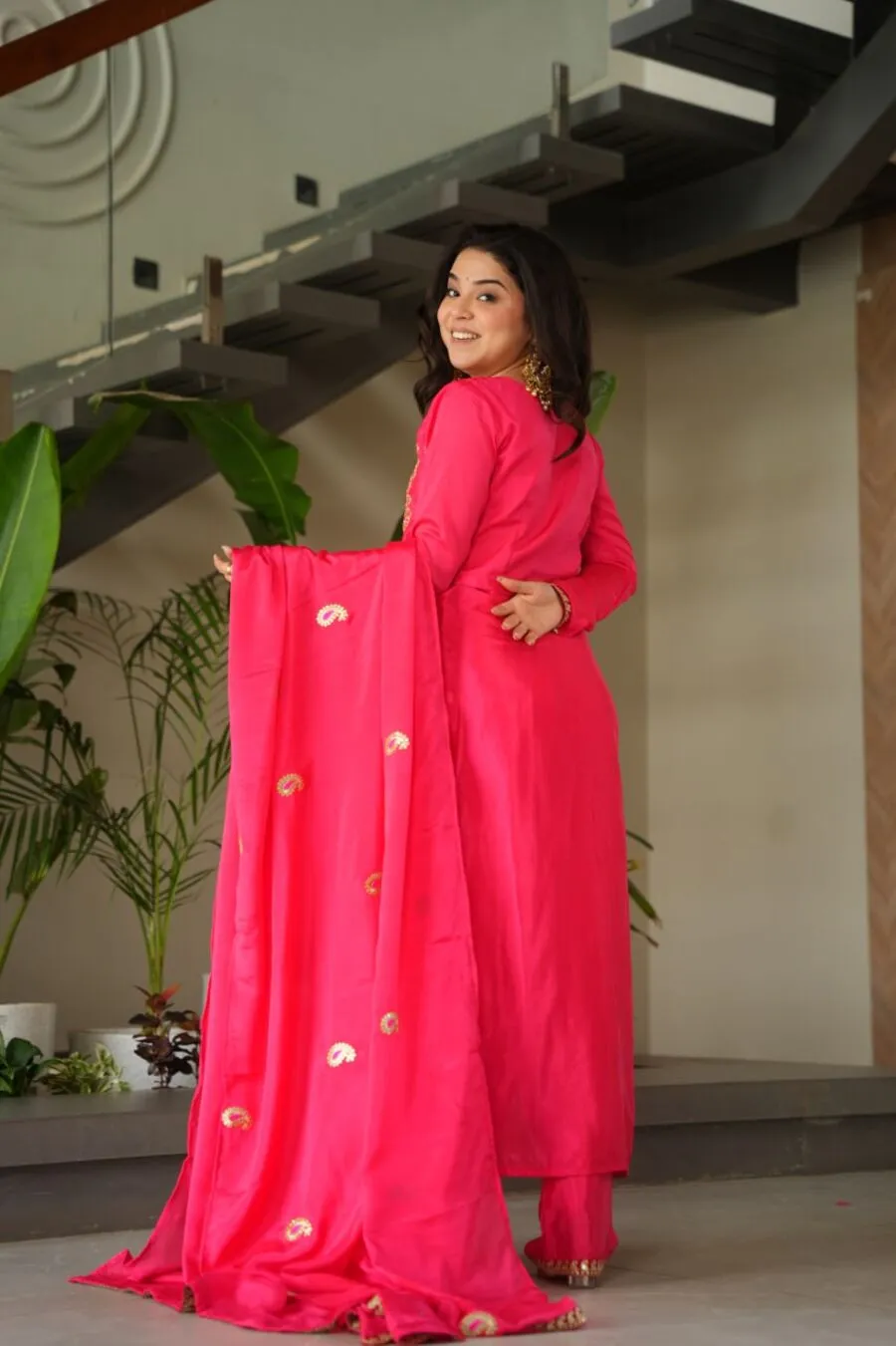 MODERN CHINON ZARI MULTI & THREAD EMBROIDERY WORK TOP BOTTOM WITH DUPATTA FESTIVE WEAR WHOLESALE PRICE ETHNIC GARMENT (4)