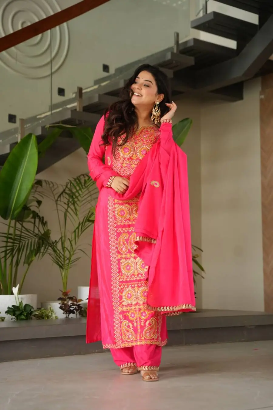 MODERN CHINON ZARI MULTI & THREAD EMBROIDERY WORK TOP BOTTOM WITH DUPATTA FESTIVE WEAR WHOLESALE PRICE ETHNIC GARMENT (6)