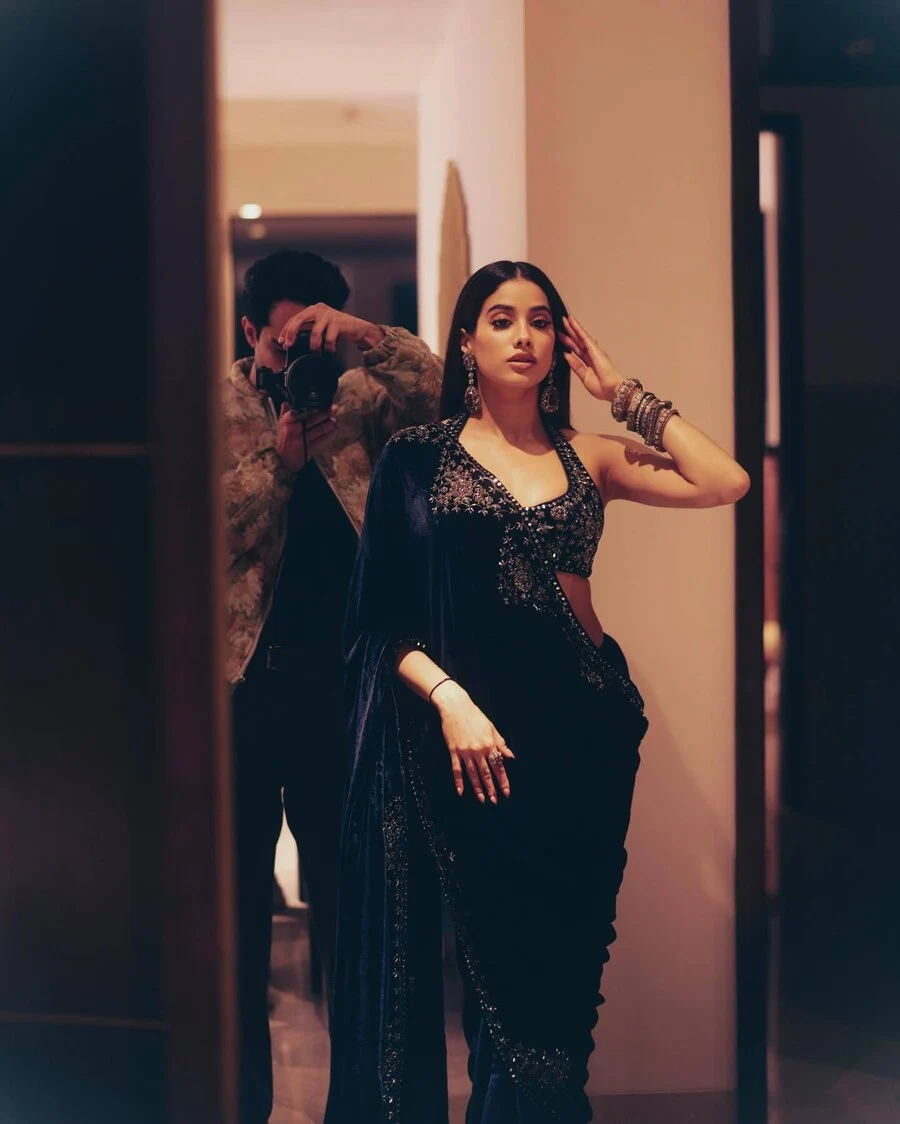 MODERN VELVET EMBROIDERY BORDER WORK SAREE WITH UNSTITCHED BLOUSE PARTY WEAR WHOLESALE PRICE ETHNIC GARMENT (7)