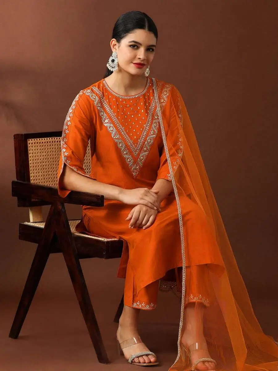 1MODERN-ROMAN-EMBROIDERY-WORK-TOP-BOTTOM-WITH-DUPATTA-FESTIVE-WEAR-WHOLESALE-PRICE-ETHNIC-GARMENT-18.webp