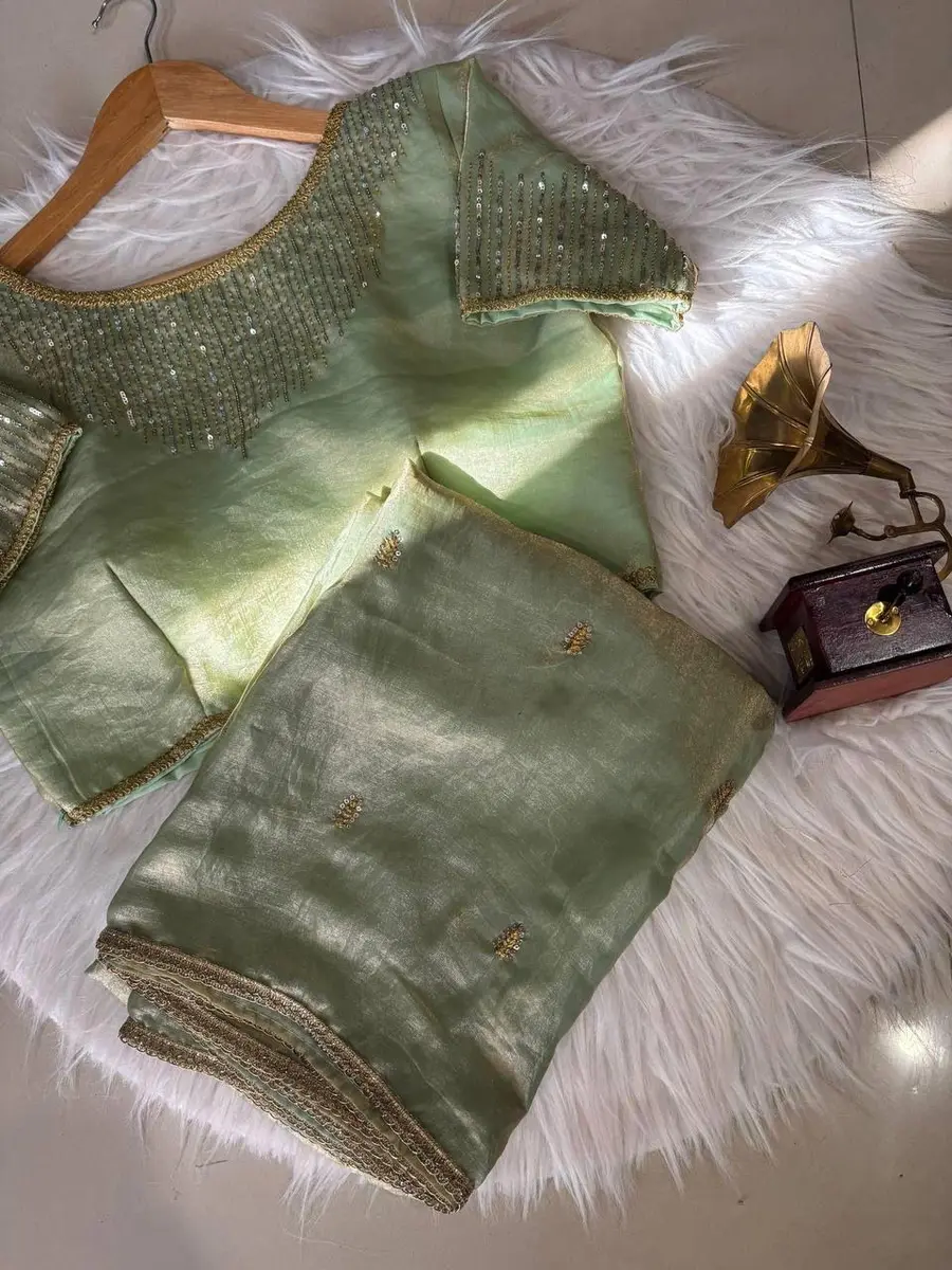 2DESIGNER-FENDY-CRUSH-SEQUANCE-BUTTI-WITH-FANCY-LACE-WORK-SAREE-WITH-STITCHED-BLOUSE-WEDDING-WEAR-WHOLESALE-PRICE-ETHNIC-GARMENT-19.webp