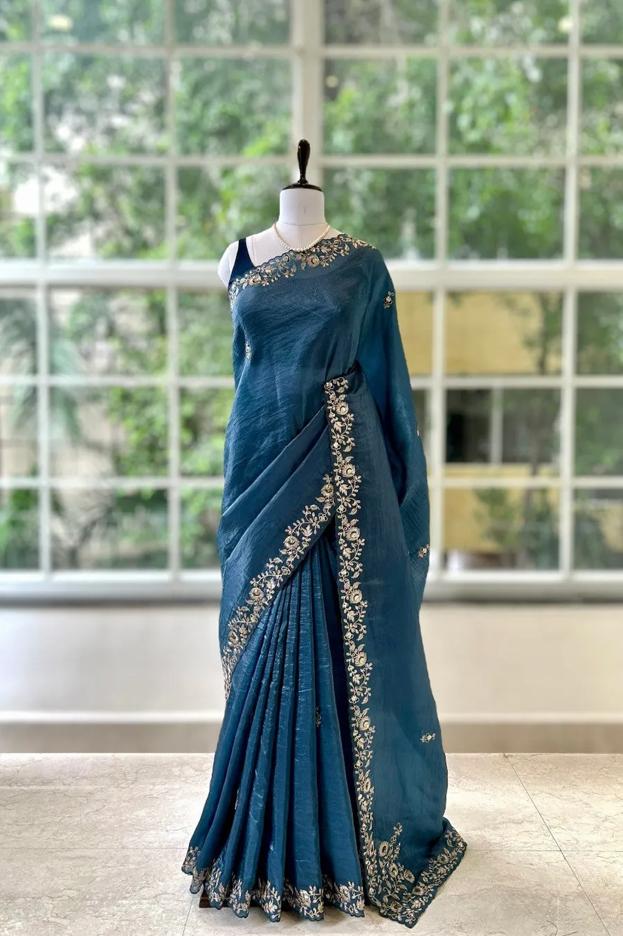 2DESIGNER GOLD CRUSH COTTON THREAD EMBROIDERY WITH SEQUENCE & CODING WORK SAREE WITH UNSTITCHED BLOUSE WEDDING WEAR WHOLESALE PRICE ETHNIC GARMENT (25)