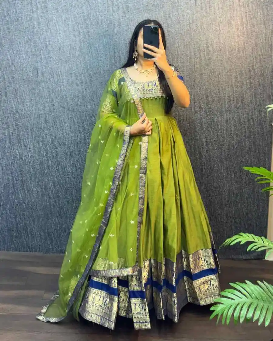 2TRADITIONAL-NARYANPET-SILK-BORDER-WORK-GOWN-WITH-NET-DUPATTA-FESTIVE-WEAR-WHOLESALE-PRICE-ETHNIC-GARMENT-12.webp