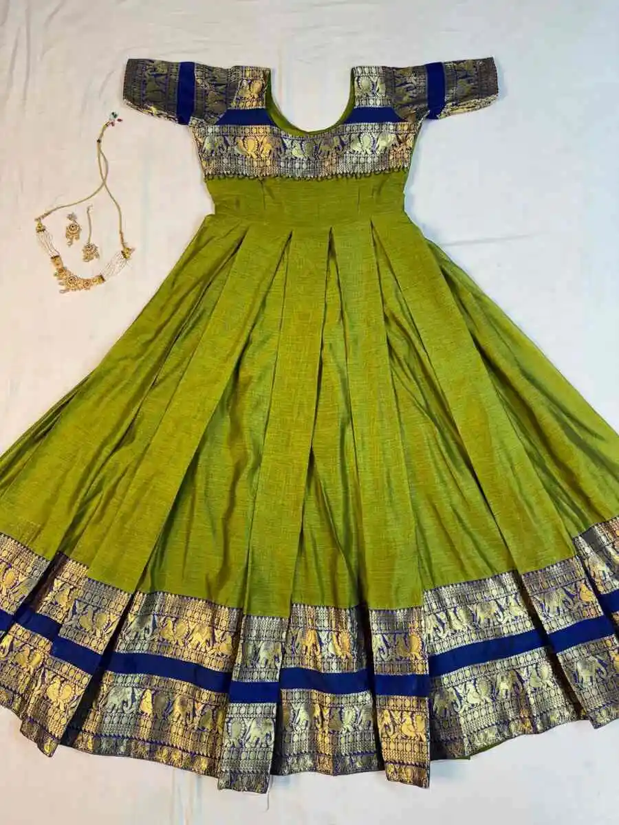 2TRADITIONAL-NARYANPET-SILK-BORDER-WORK-GOWN-WITH-NET-DUPATTA-FESTIVE-WEAR-WHOLESALE-PRICE-ETHNIC-GARMENT-49.webp