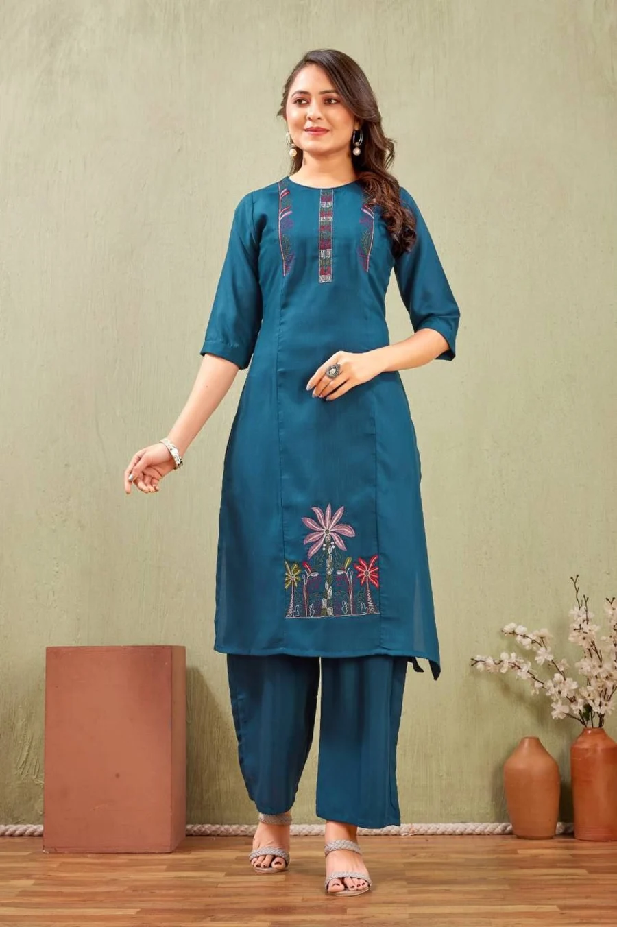 3FANCY-SLUB-COTTON-EMBROIDERY-WORK-CO-ORD-SET-DAILY-WEAR-WHOLESALE-PRICE-ETHNIC-GARMENT-11.webp