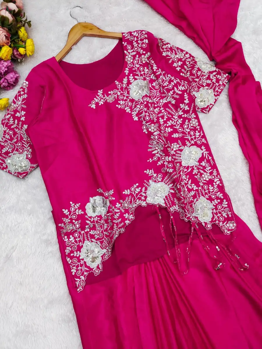 4DESIGNER-CHINON-LACE-BORDER-WORK-READY-TO-WEAR-SAREE-WITH-STITCHED-BLOUSE-PARTY-WEAR-WHOLESALE-PRICE-ETHNIC-GARMENT-9.webp
