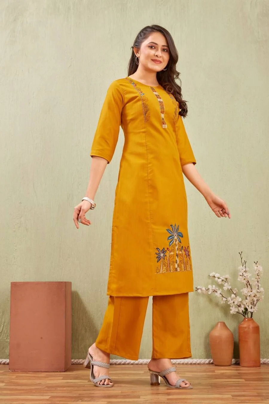 4FANCY-SLUB-COTTON-EMBROIDERY-WORK-CO-ORD-SET-DAILY-WEAR-WHOLESALE-PRICE-ETHNIC-GARMENT-16.webp