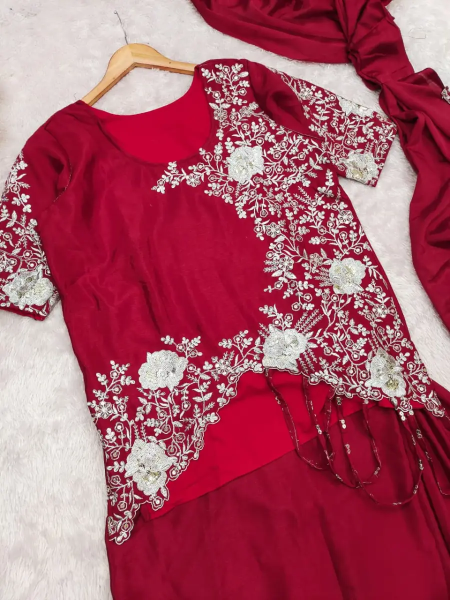 DESIGNER-CHINON-LACE-BORDER-WORK-READY-TO-WEAR-SAREE-WITH-STITCHED-BLOUSE-PARTY-WEAR-WHOLESALE-PRICE-ETHNIC-GARMENT-9.webp