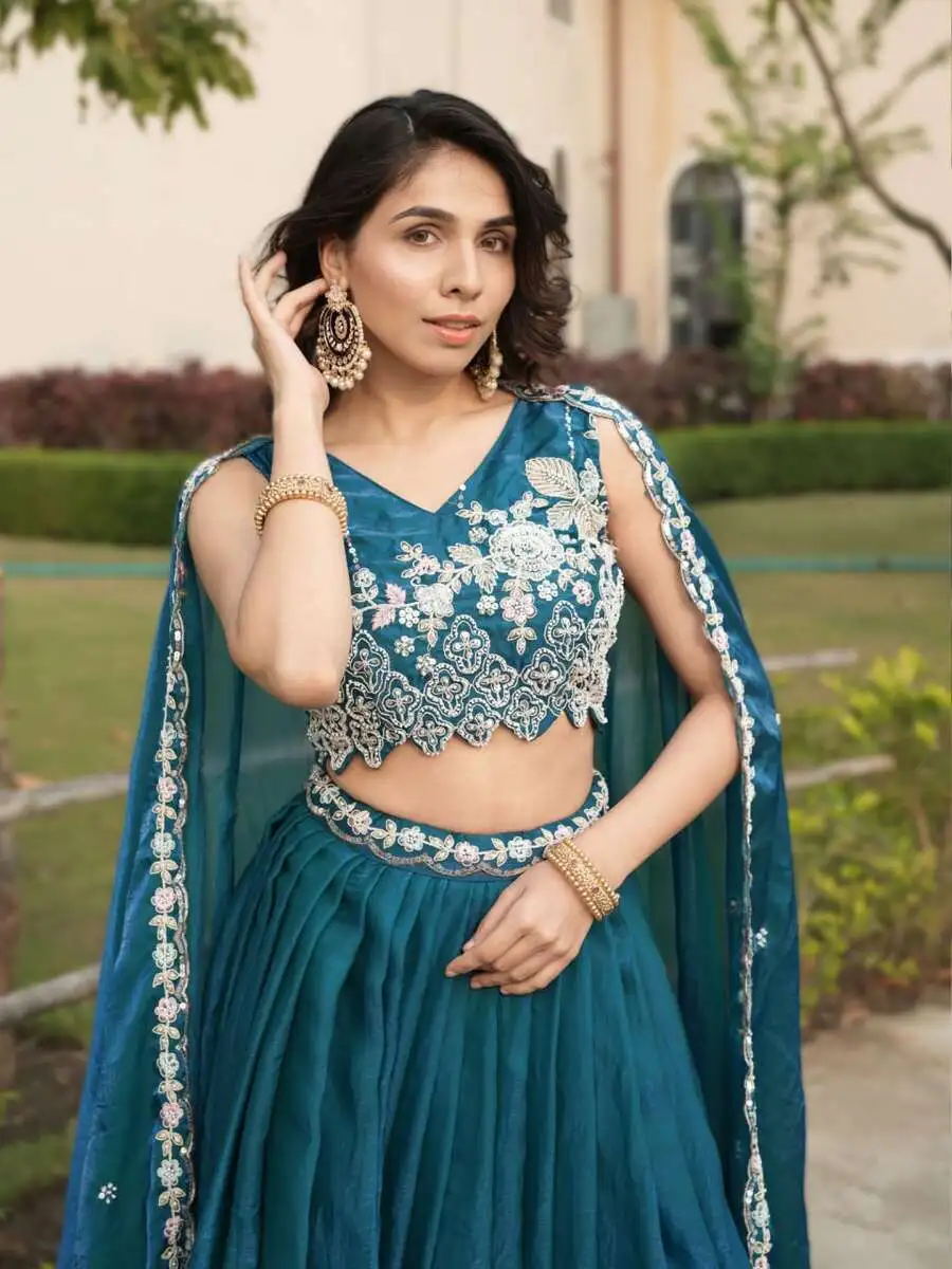 DESIGNER-FENDY-BEADS-WORK-LEHENGA-UNSTITCHED-CHOLI-WITH-DUPATTA-PARTY-WEAR-WHOLESALE-PRICE-ETHNIC-GARMENT-10.webp
