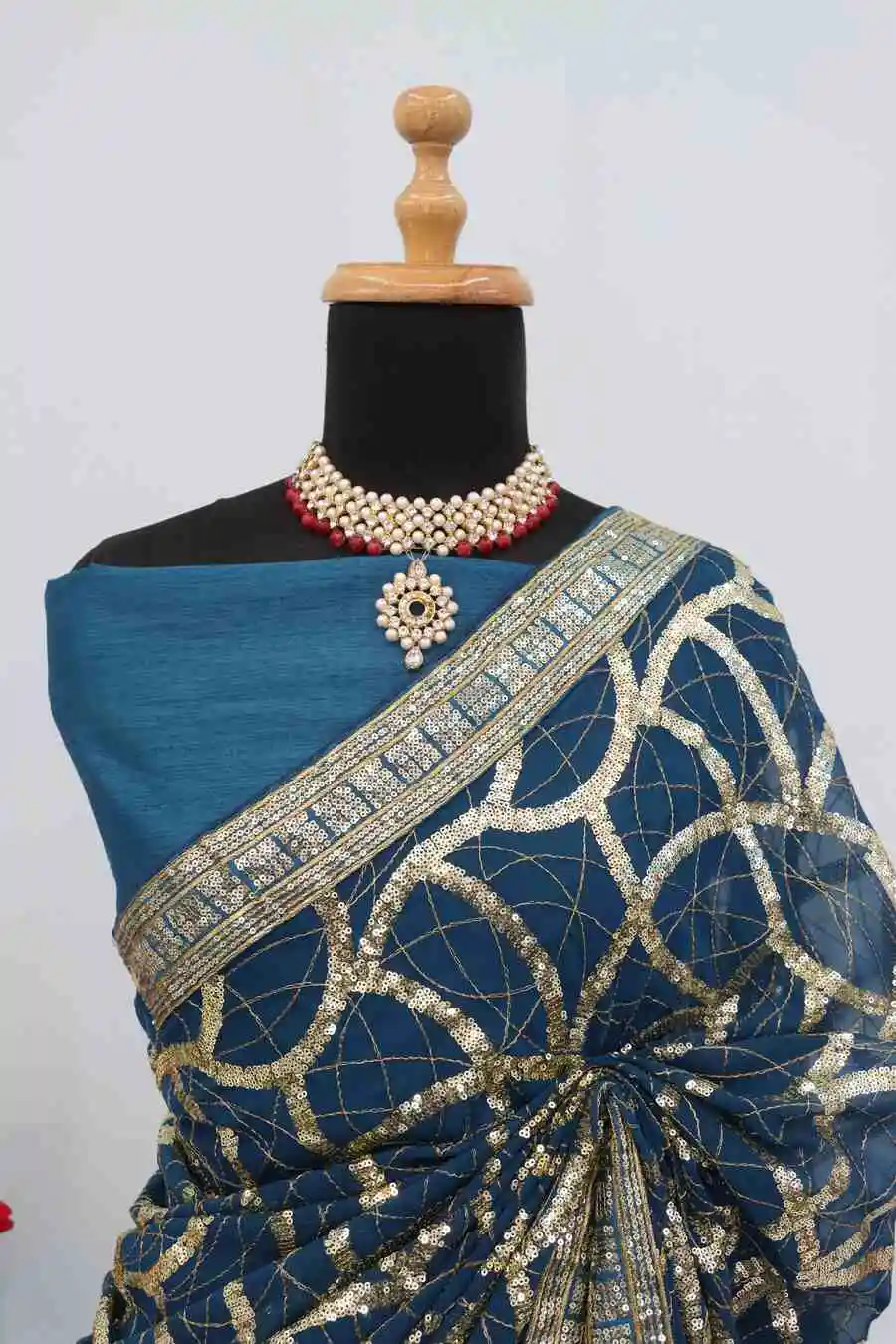 DESIGNER-GEORGETTE-SEQUENCE-EMBROIDERY-WITH-BORDER-AND-PIPING-WORK-SAREE-WITH-UNSTITCHED-BLOUSE-WEDDING-WEAR-WHOLESALE-PRICE-ETHNC-GARMENT-2.webp