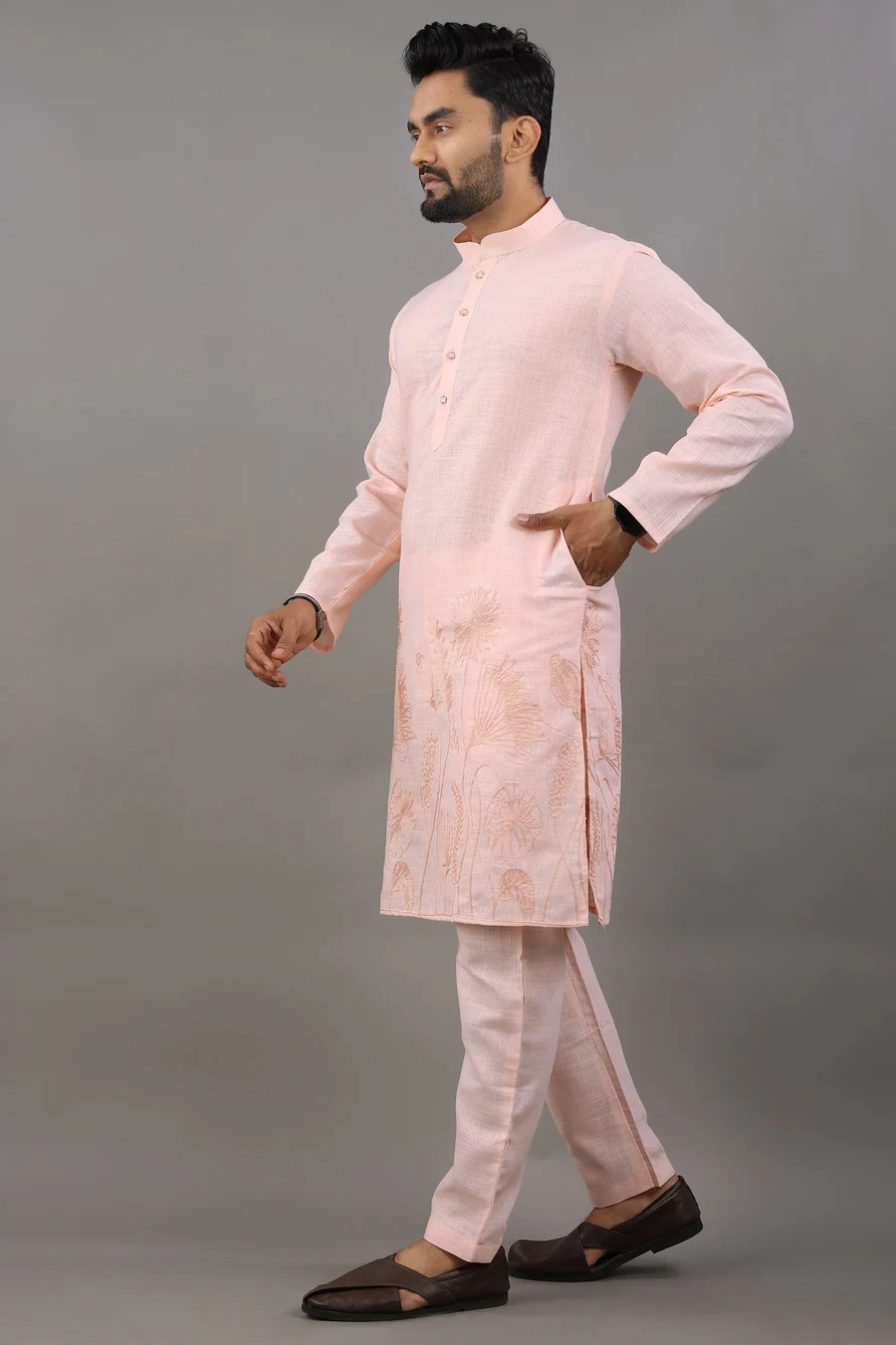 DESIGNER-LINEN-COTTON-THREAD-WORK-MENS-KURTA-PAYJAMA-WEDDING-WEAR-WHOLESALE-PRICE-ETHNIC-GARMENT-25.webp