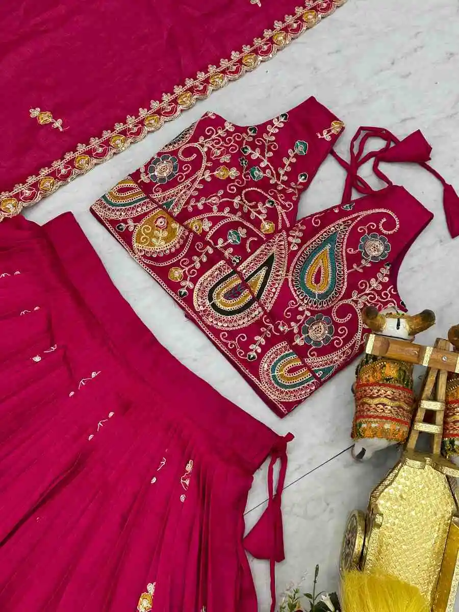 DESIGNER-VICHITRA-EMBROIDERY-CODING-SEQUENCE-WITH-THREAD-WORK-LEHENGA-CHOLI-WITH-DUPATTA-WEDDING-WEAR-WHOLESALE-PRICE-ETHNIC-GARMENT-8.webp