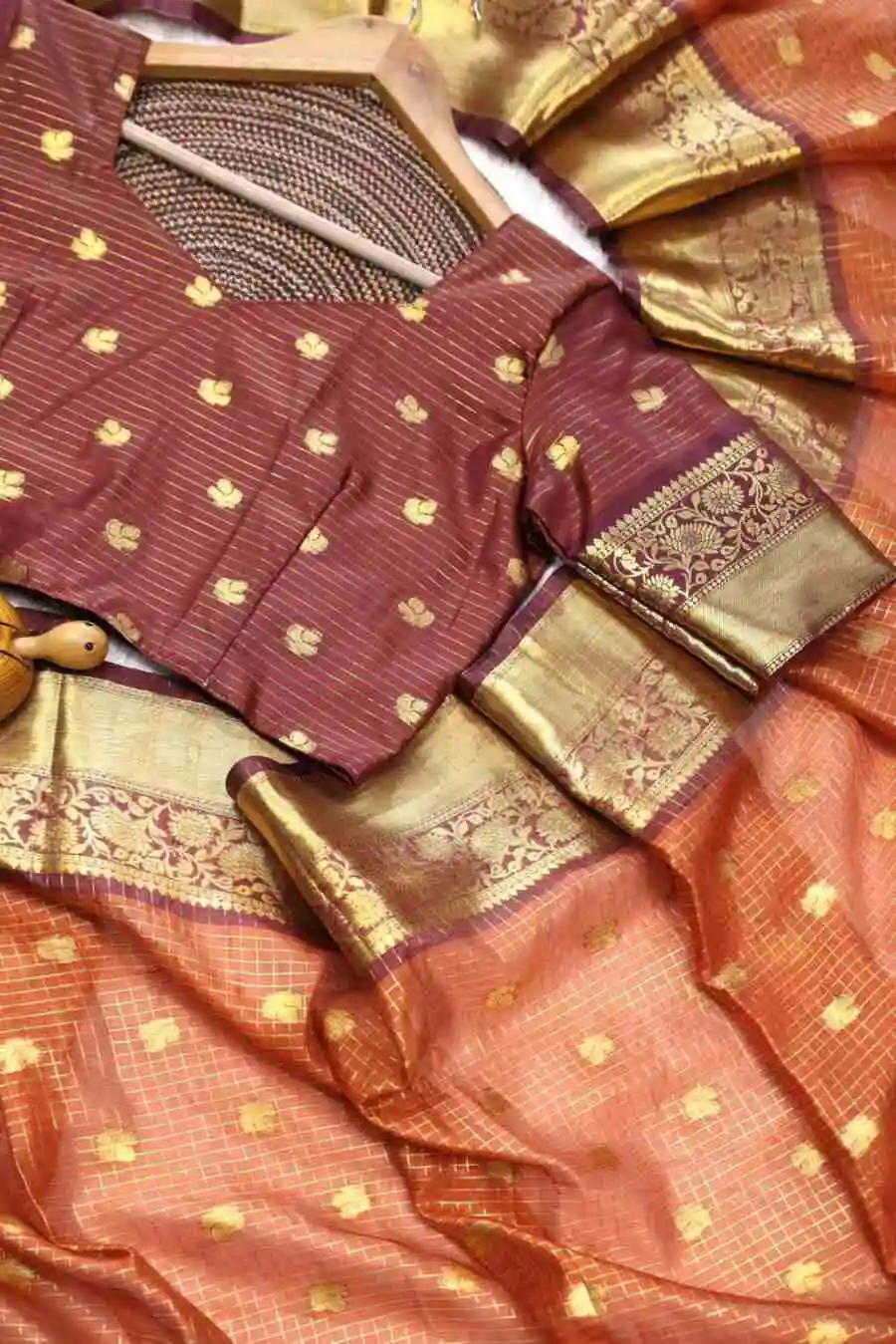 FANCY-BANARASI-TISSUE-WEAVING-BUTTI-WORK-WITH-HEAVY-BORDER-WORK-SAREE-WITH-UNSTITCHED-BLOUSE-FESTIVE-WEAR-WHOLESALE-PRICE-ETHNIC-GARMENT-3.webp
