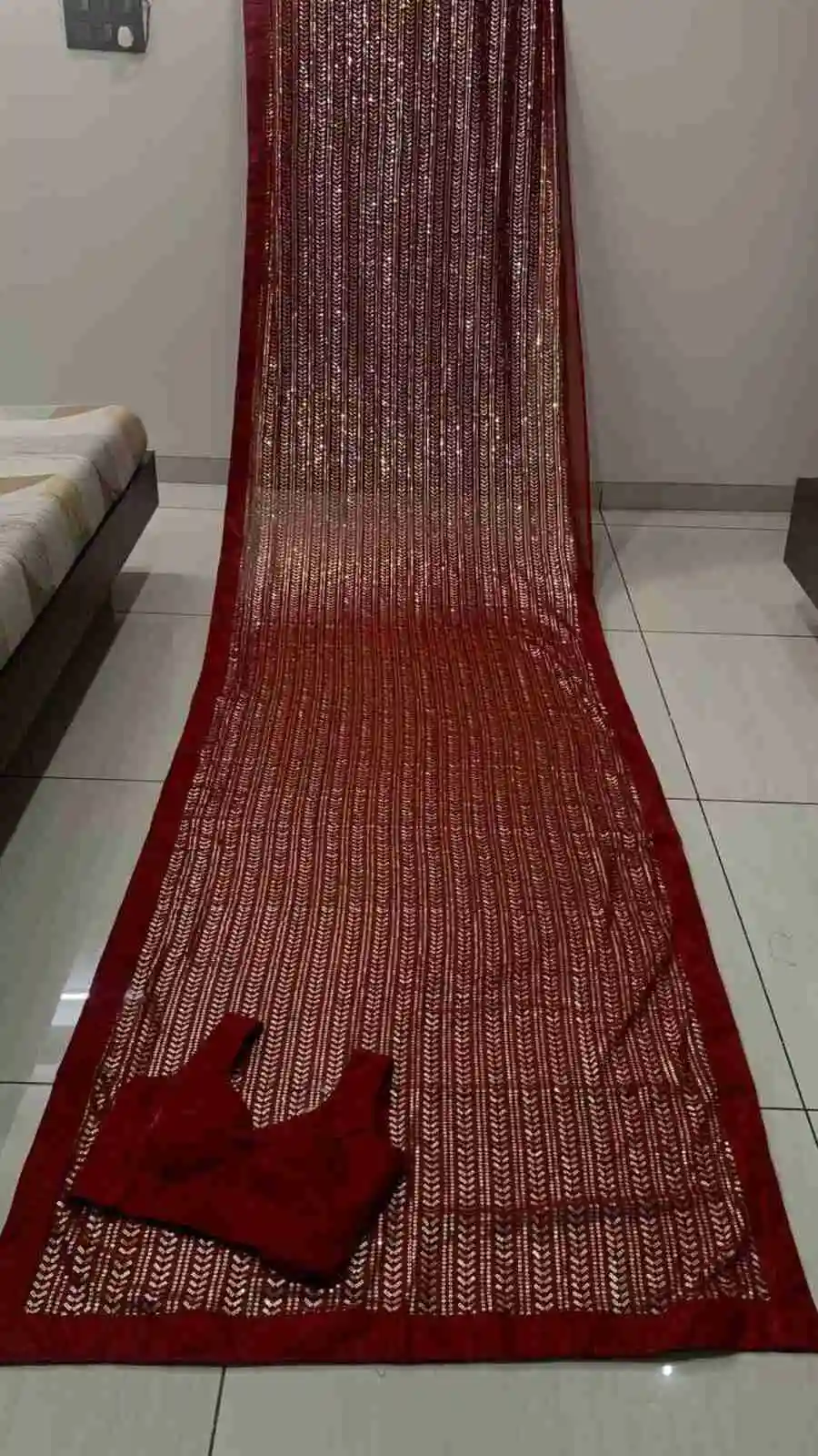 FANCY-GEORGETTE-SEQUENCE-WORK-SAREE-WITH-UNSTITCHED-BLOUSE-PARTY-WEAR-WHOLESALE-PRICE-ETHNIC-GARMENT-7.webp