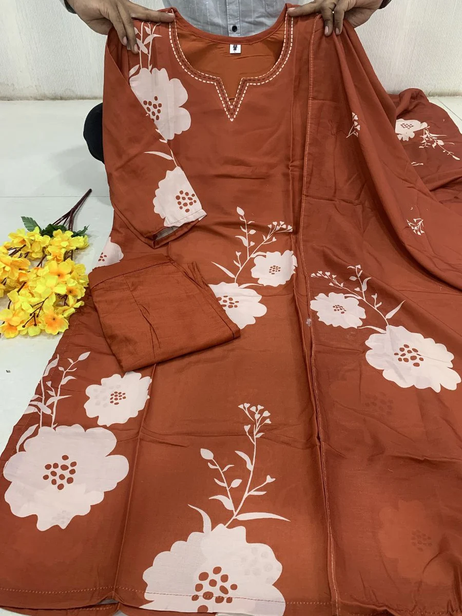 FANCY-MUSLIN-FLORAL-DIGITAL-PRINT-WORK-TOP-BOTTOM-WITH-DUPATTA-FESTIVE-WEAR-WHOLESALE-PRICE-ETHNIC-GARMENT-10.webp